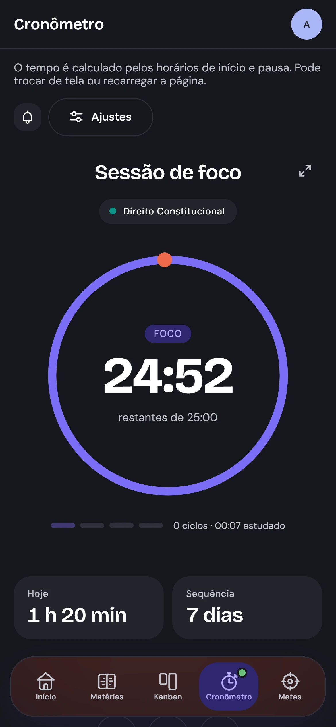 Cronômetro de foco no celular, tema escuro.
